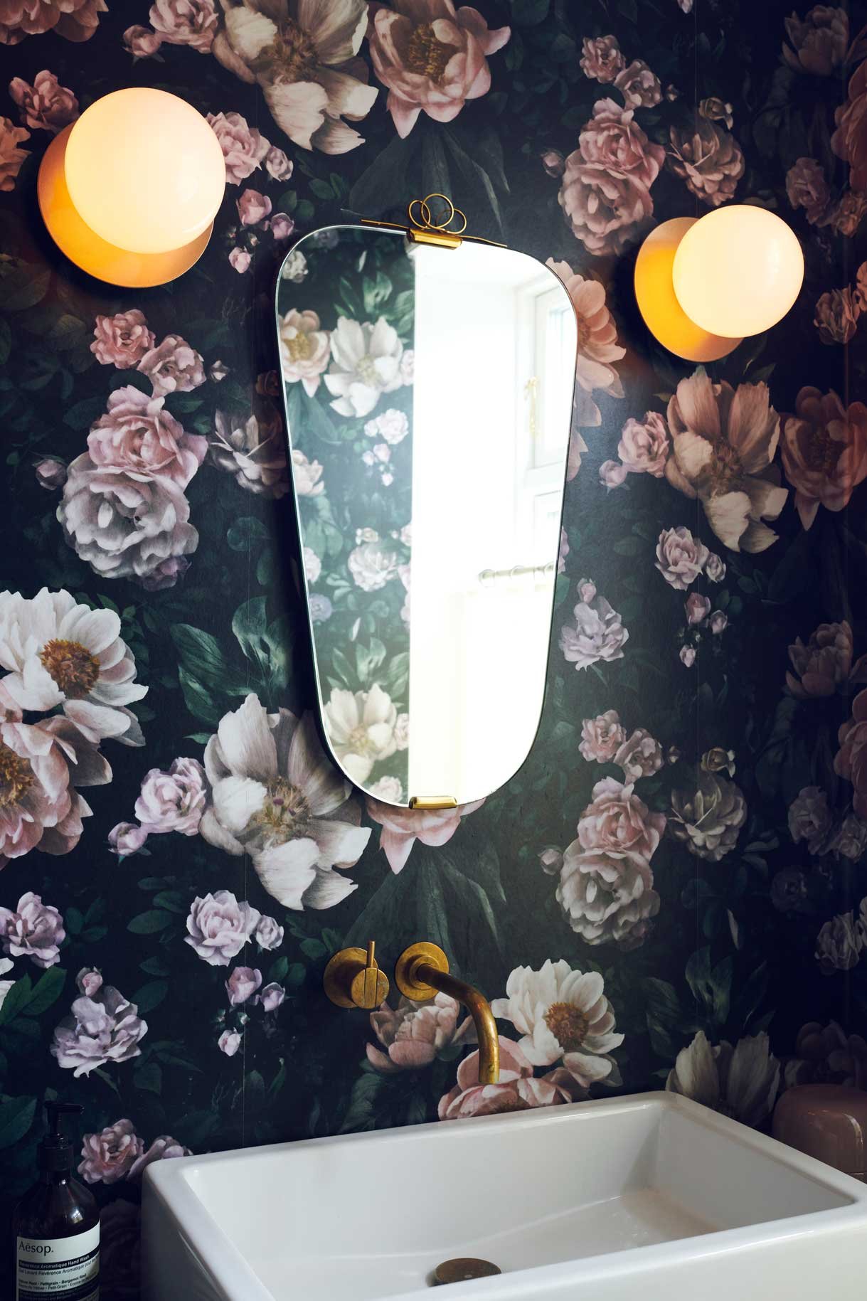 9141909 NUURA LIILA 1 MEDIUM VÆG LOFTLAMPE IP44 NORDIC GOLD OPAL 8