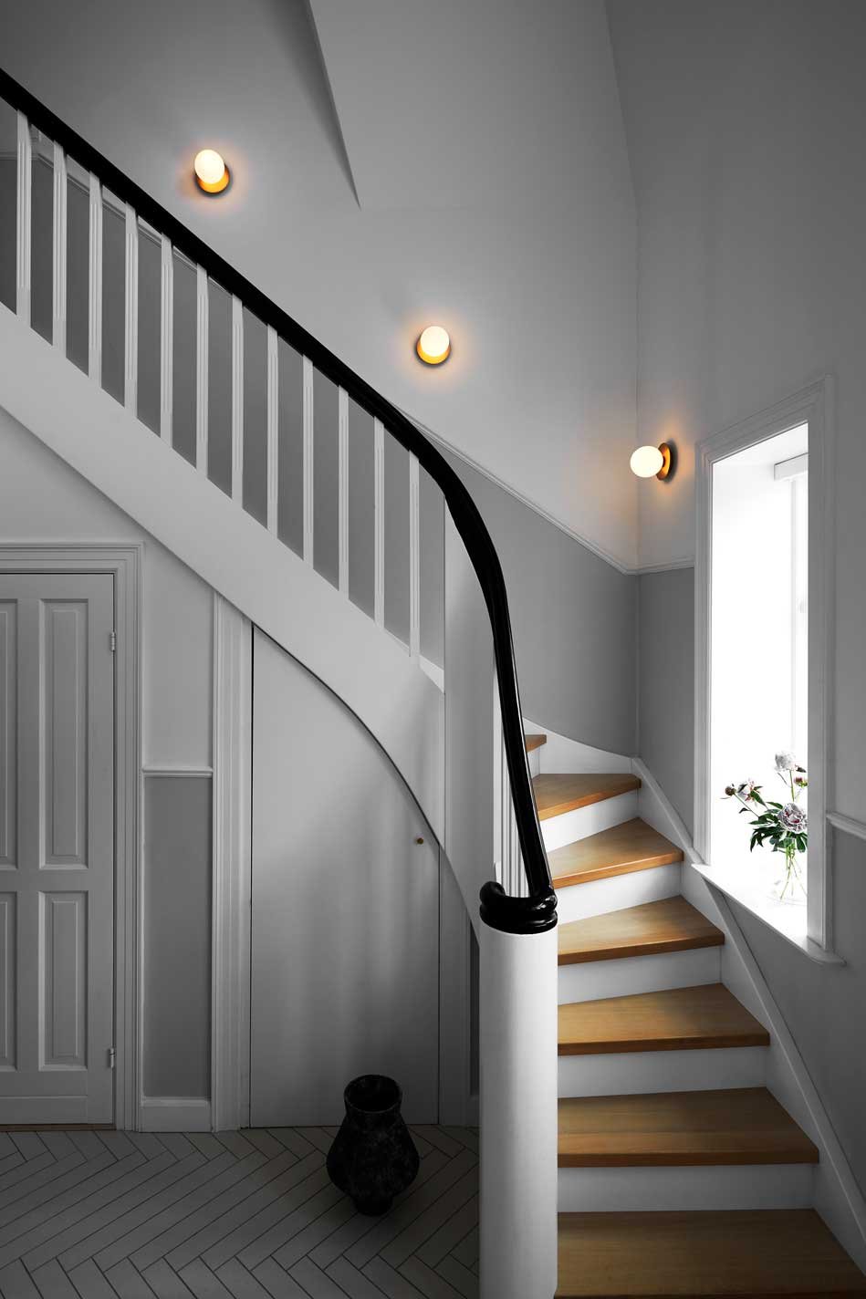9141909 NUURA LIILA 1 MEDIUM VÆG LOFTLAMPE IP44 NORDIC GOLD OPAL 9