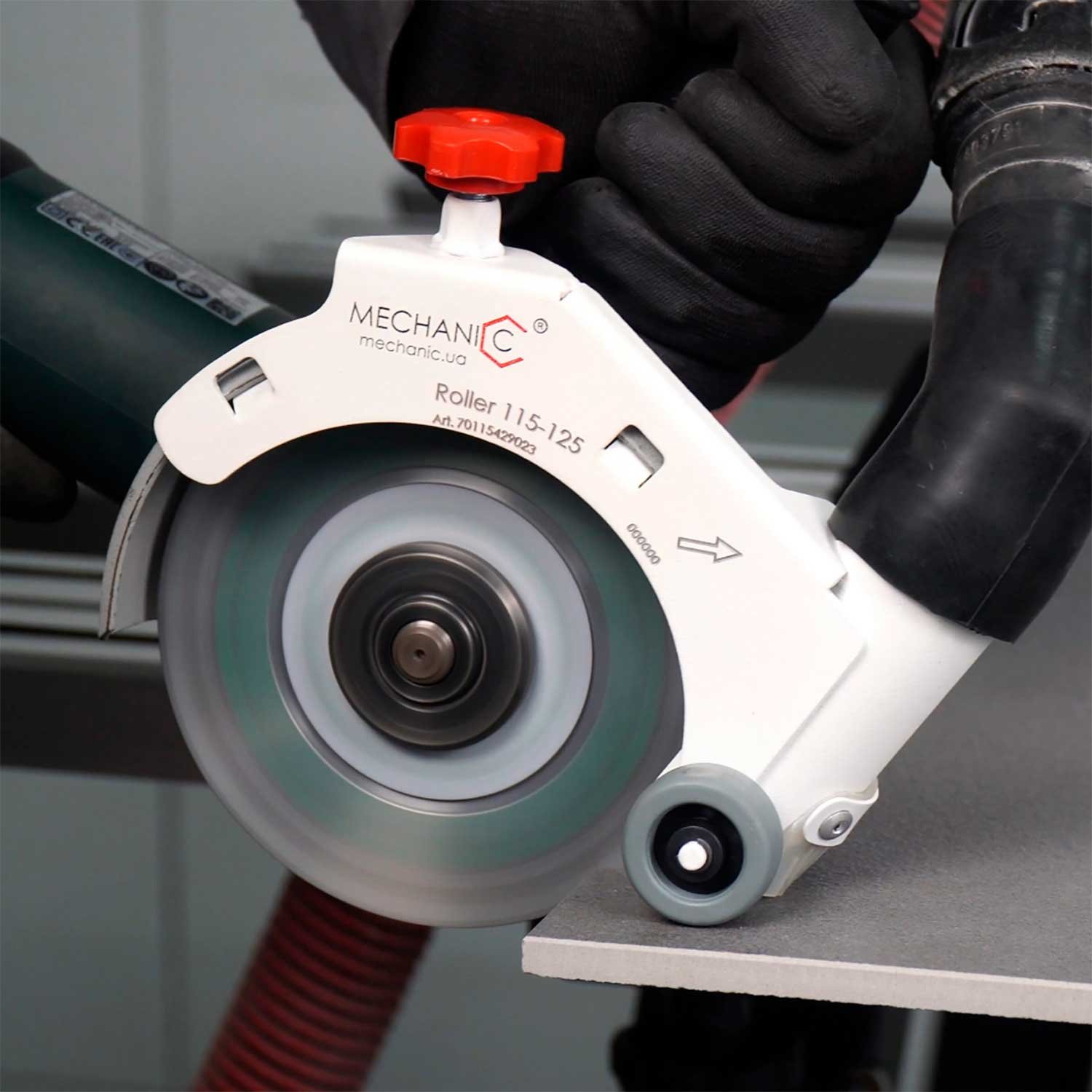 2392157 STØVSKÆRM MECHANIC ROLLER 2