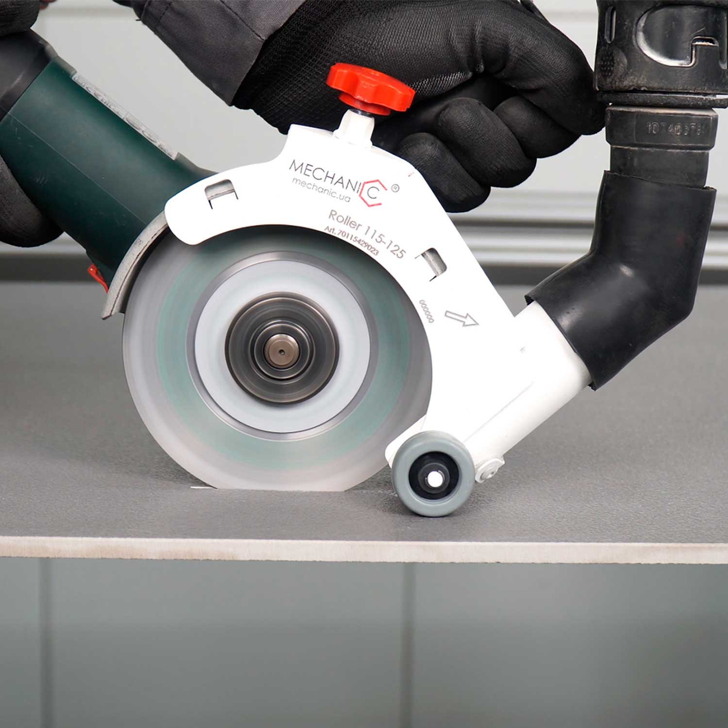 2392157 STØVSKÆRM MECHANIC ROLLER 3