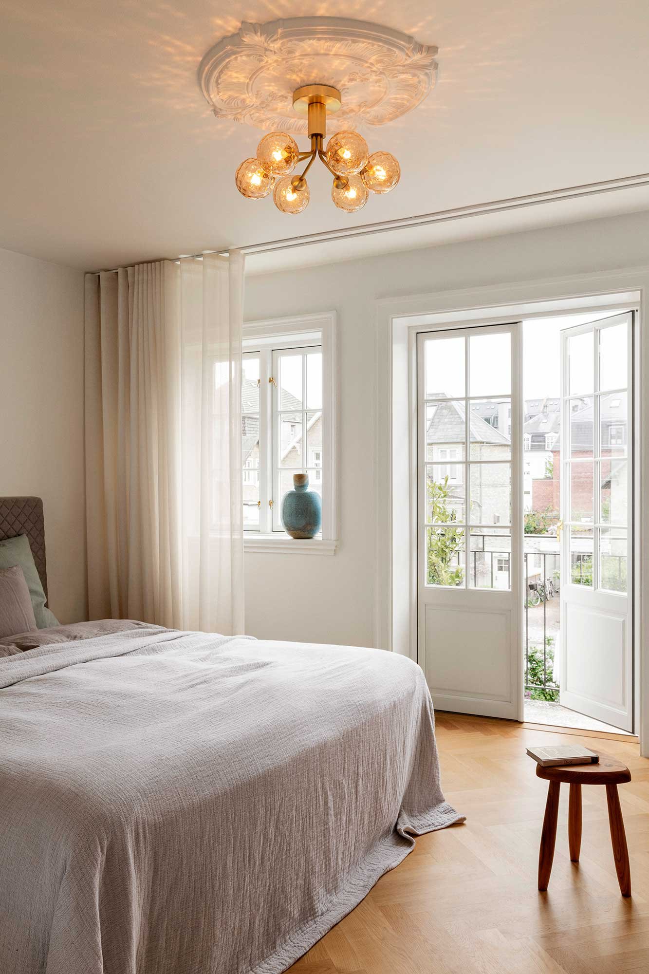 9146991 NUURA APIALES 6 LOFTLAMPE BØRSTET MESSINGOPTIC GOLD 2