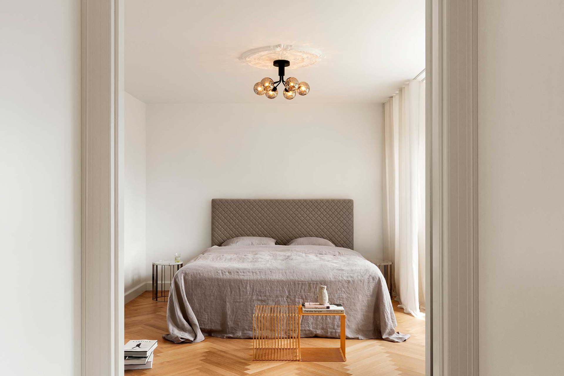 9146990 NUURA APIALES 6 LOFTLAMPE SATIN BLACKOPTIC SMOKED 3