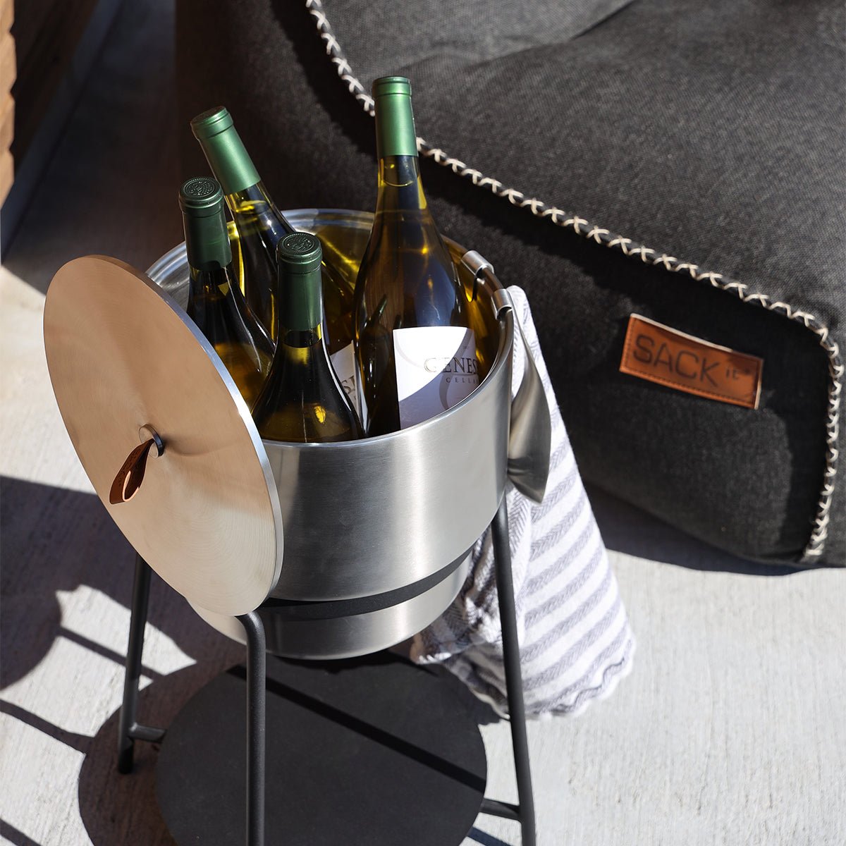 8583614_Wine-Bucket-o22-Accessories-img-01.jpg