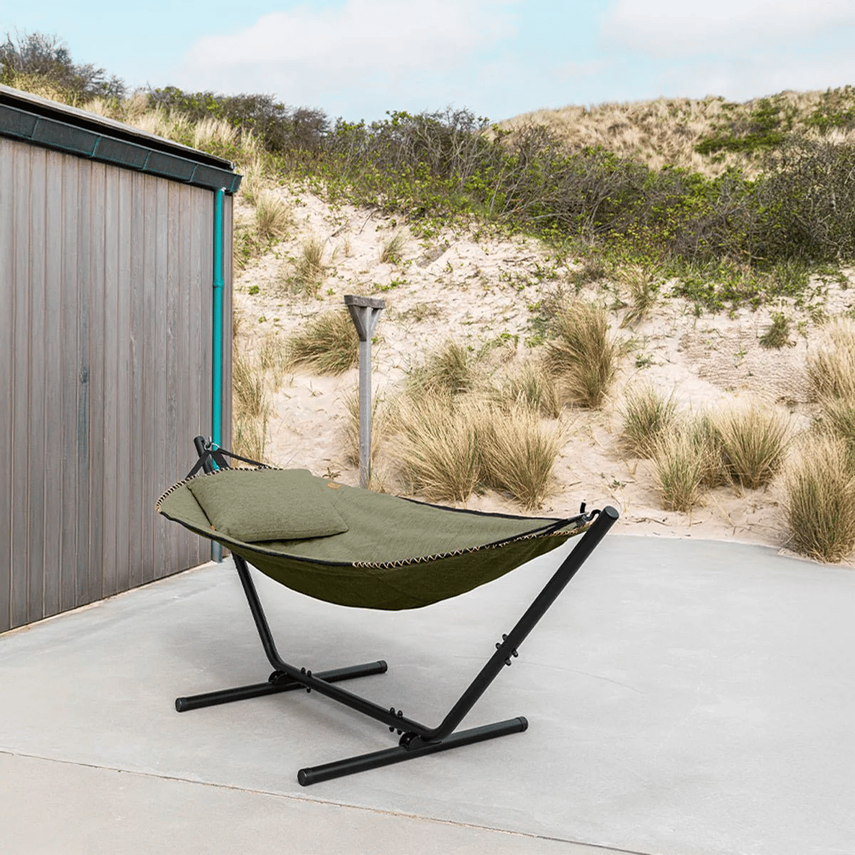 9147457 SACKIT COBANA HAMMOCK PÅ STEL HÆNGEKØJE PÅ SORT ALU STEL KIRRA OLIVE 3