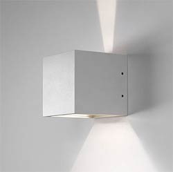 CUBE LED VÆGLAMPE HVID IP54 2X3W 256180